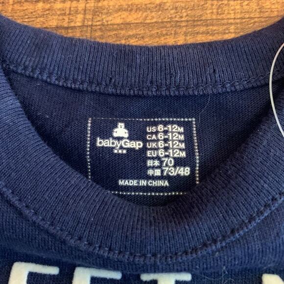 GAP Boy’s NWT “Meet Me Under The Mistletoe” Holiday One Piece / Size: 6-12 Mos - Picture 3 of 9